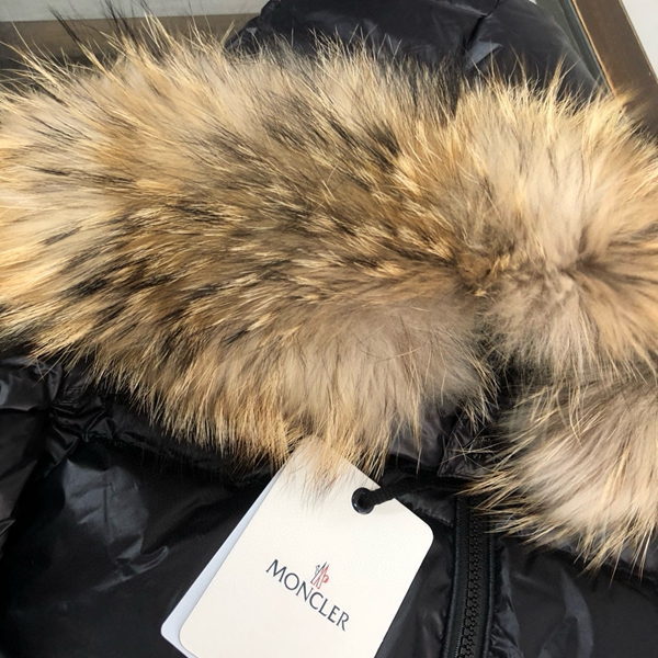 ハイクオリティダウンジャケット側面デザイン